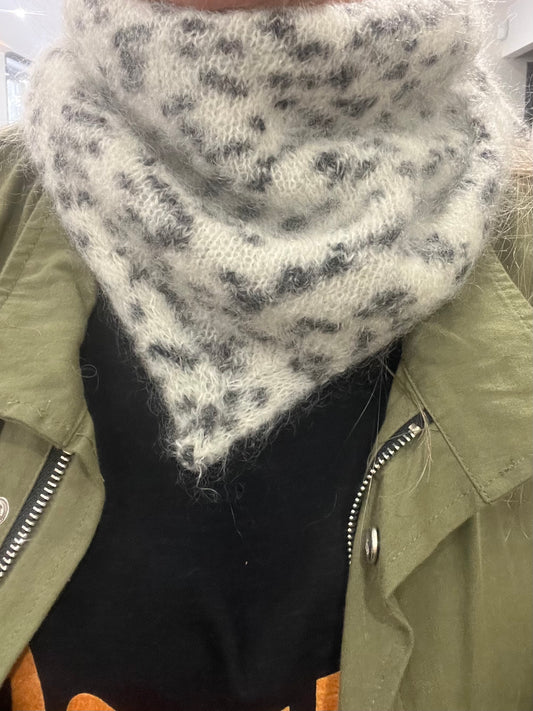 ECHARPE TRIANGLE BOMETTE DALMATIEN
